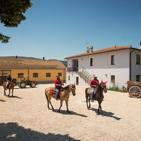 Alloggio per agriturismo Fattoria Didattica La Collina Incantata *